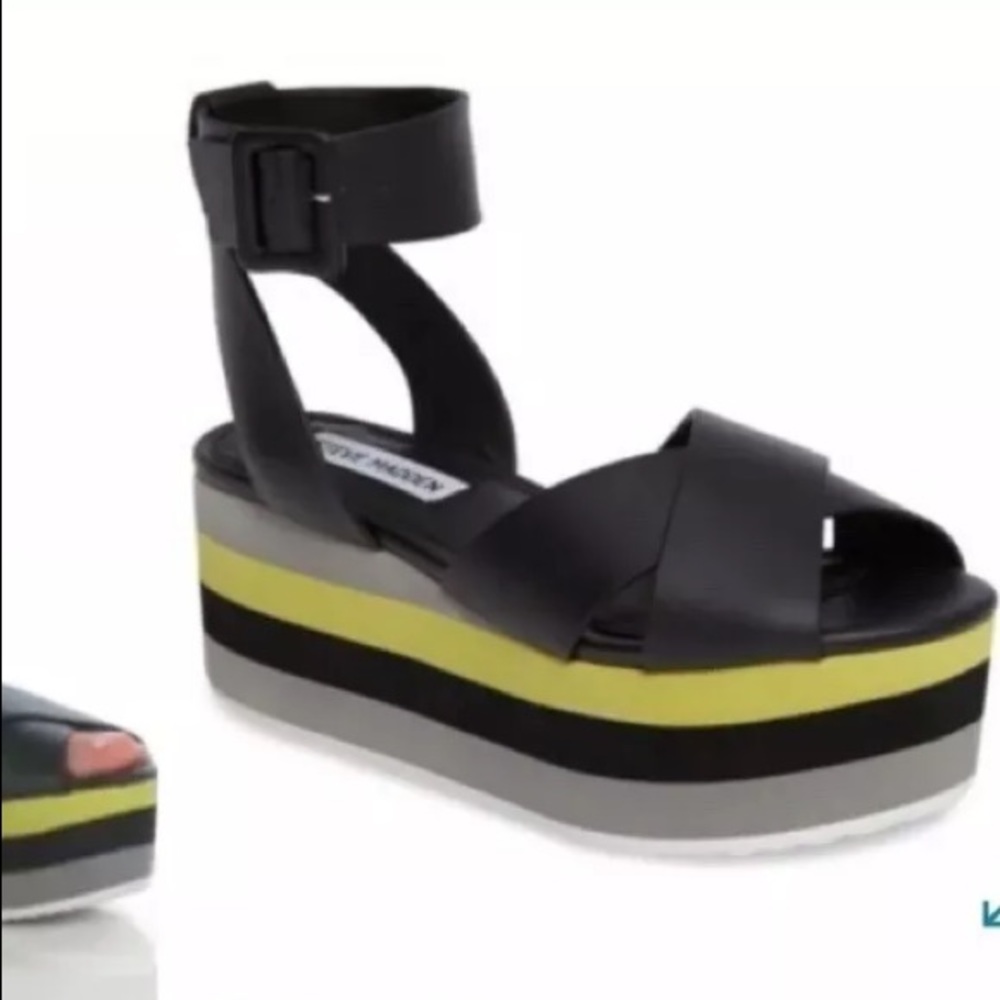 Steve Madden black platform sandals